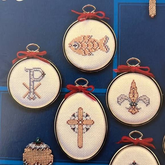 Christian Symbols Count Cross Stitch Patterns - Vintage - Book 3 - Picture 2 of 6